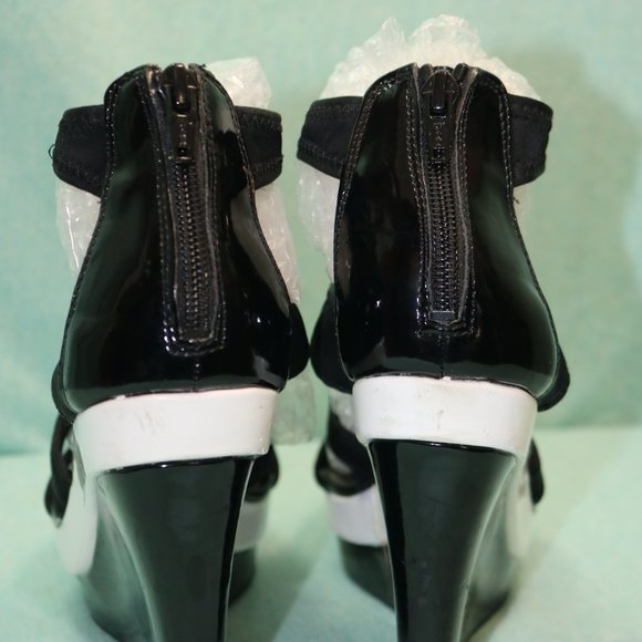 Simply Vera - Vera Wang Wedge Heels size 9 - Picture 7 of 15